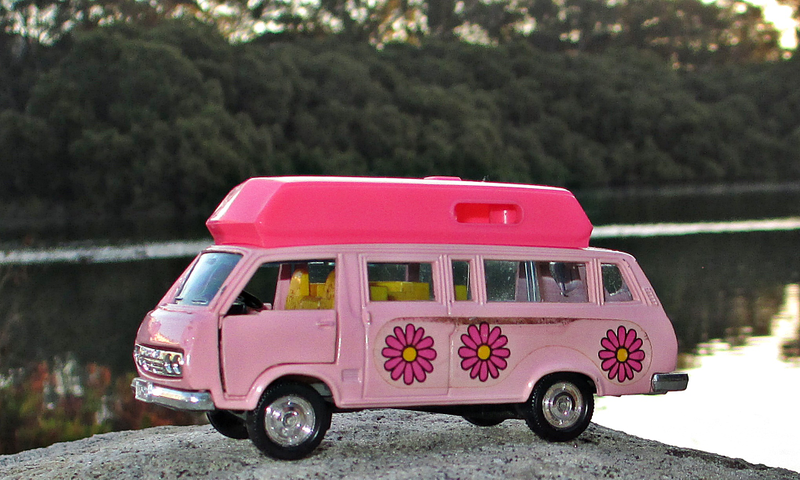 Illustration for article titled Land of the Rising Sun Day: Tomica Dandy Toyota HiAce Camper